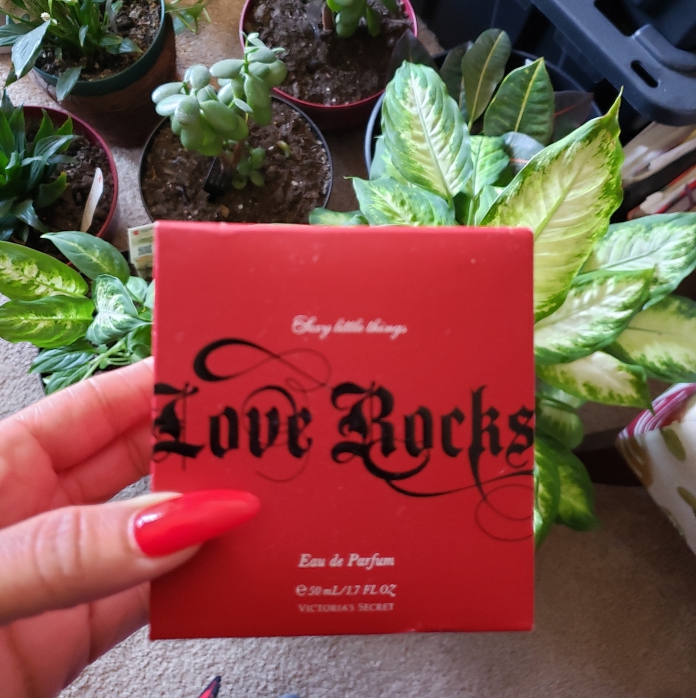 BrandNew! Rare! Disc! Victoria secret LoveRocks